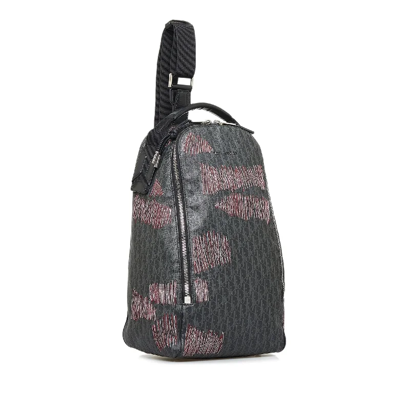 Dior Darklight Stitched Sling Backpack (SHG-bjo6Gu)